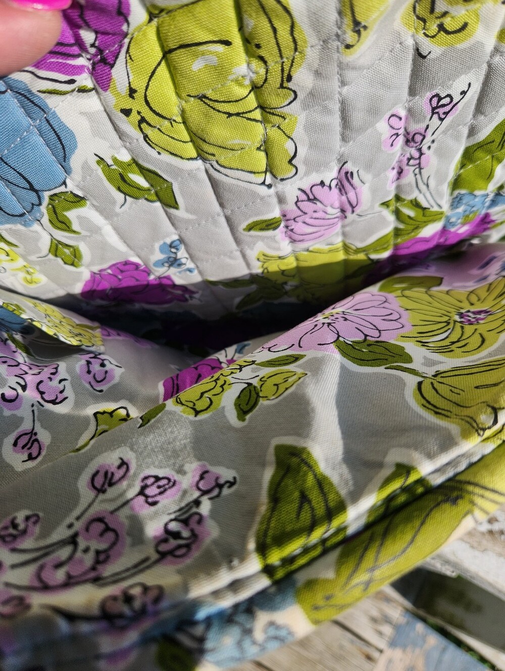 Vera Bradley Eloise satchel iin retired "Watercolor" floral print. Kiss Closure - Picture 14 of 14